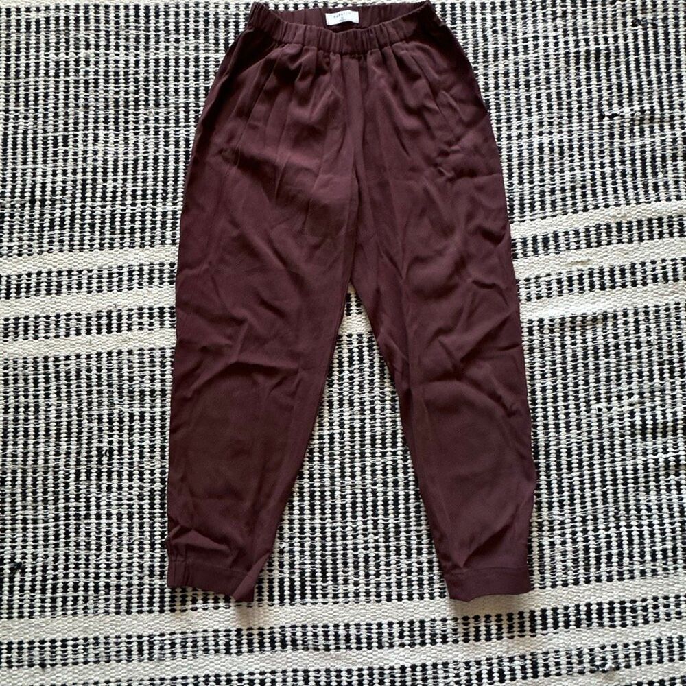 Babaton Aritzia Size XS Brown Cropped pants Casual wear